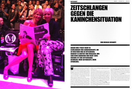 Links: Traffic News-to-go auf der Fashion Week in Berlin; rechts: Artikel "Zeitschlangen gegen die Kaninchensituation" von Dr. Nicolas Bissantz, erschienen in der Traffic News-to-go, Ausgabe 7/8 2010, Seite 8.