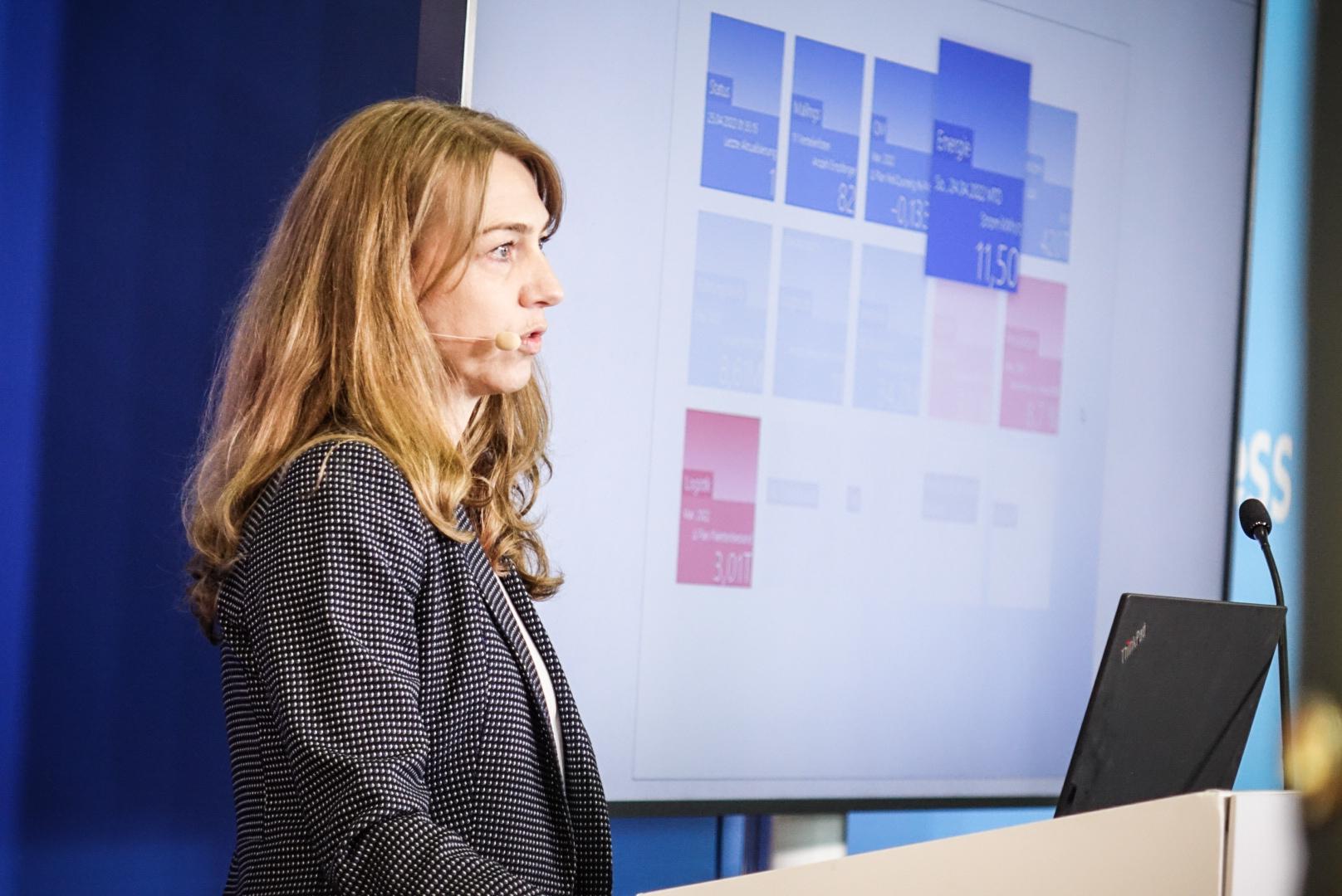 Britta Trauernicht präsentierte die Business-Intelligence-Lösung für SAP HANA bei Klingele
